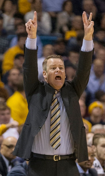 Clutch! Reinhardt helps Marquette upset No. 1 Villanova (Jan 24, 2017)